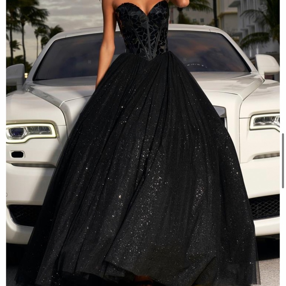 Sherri Hill dress #54240 worn once size 4 adjustable back not altered